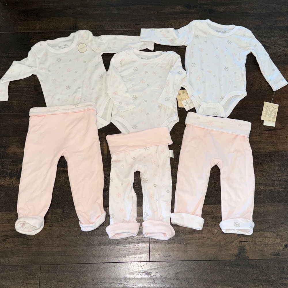 NWT Harry & Violet Snowflake Print Long Sleeve Onesie w/ Reversible Sweats